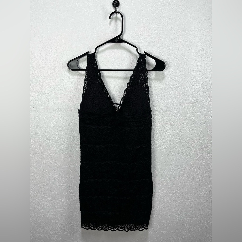 Bebe Women’s Mini Black Lace Dress Lace Feminine Sleeveless back zip Sz L Party